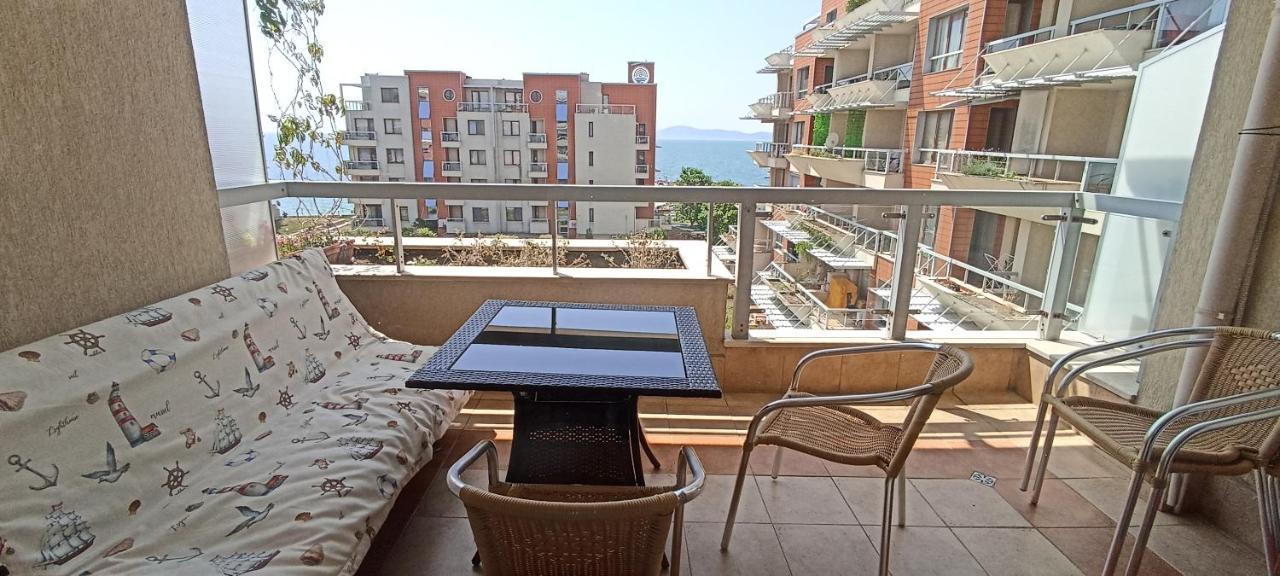 Cozy Apartment With Sea View And Free Parking Поморие Экстерьер фото