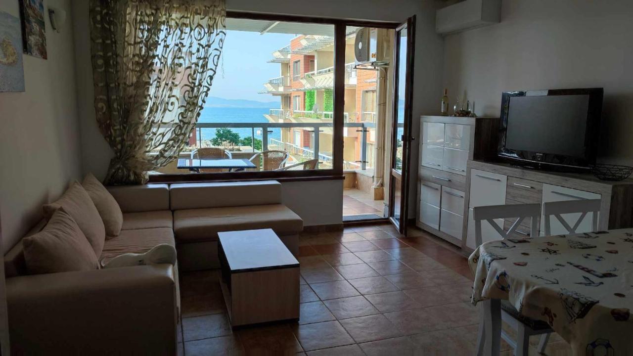 Cozy Apartment With Sea View And Free Parking Поморие Экстерьер фото